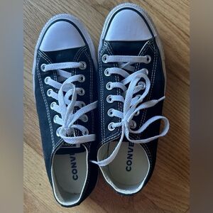 Converse Women’s CHUCK TAYLOR All Star Black/White lace up Sneakers (7.5)